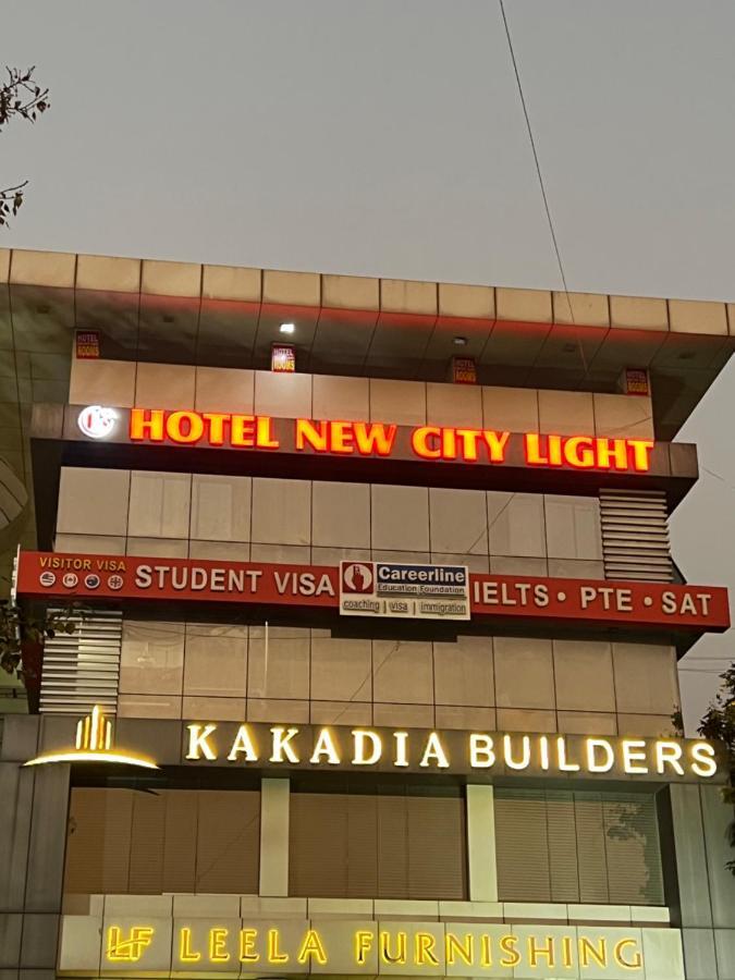 Hotel New City Light Сурат Экстерьер фото