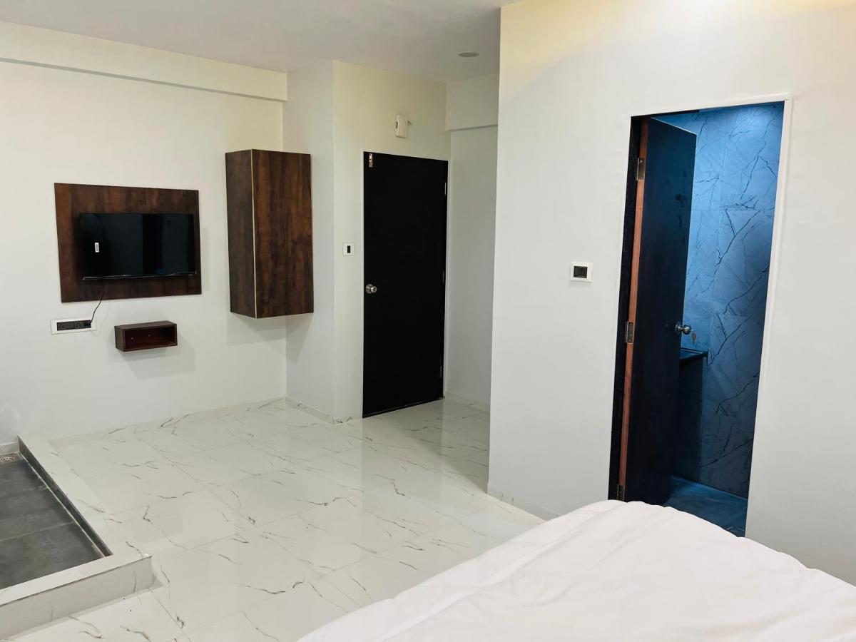 Hotel New City Light Сурат Экстерьер фото